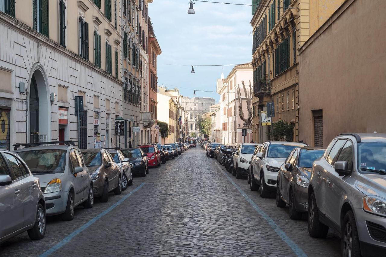 Colosseo & Colle Oppio Cozy Apartment ローマ エクステリア 写真